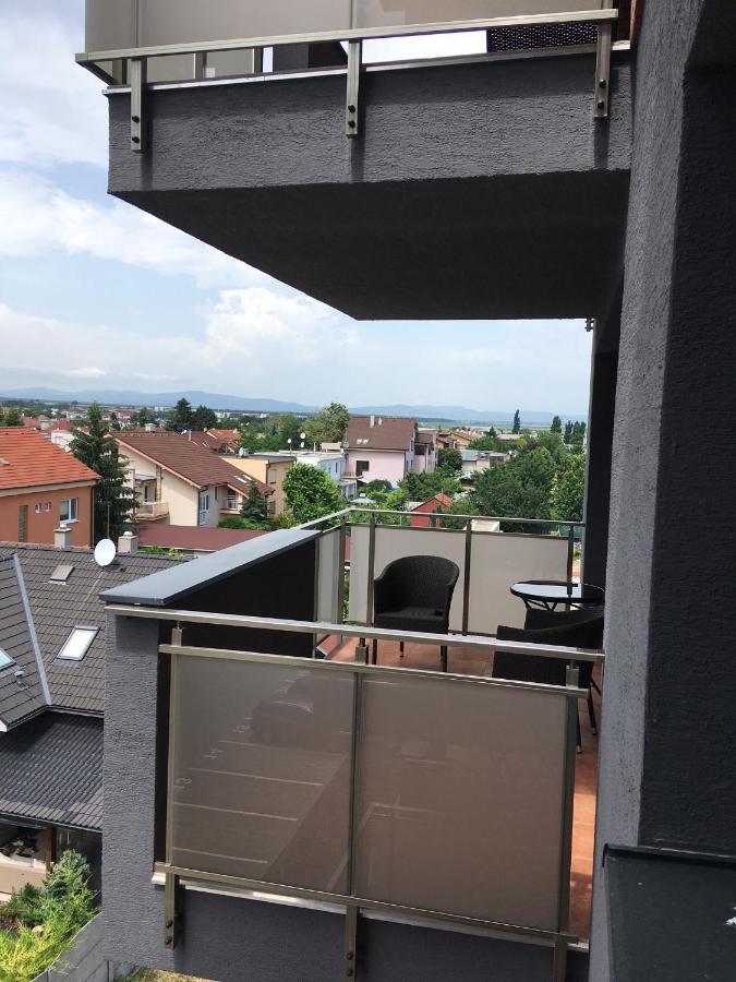 Apartment Sun Lakes - Sever Senec Exteriör bild